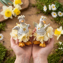 Artikel Dekorative Entenfiguren aus Kunstharz in Blumenkleidern, 11 cm, 2er-Set für Frühling und Sommer