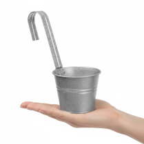 Artikel Pflanztopf aus Metall Ø14cm H28cm mit Haken für Balkon und Garten