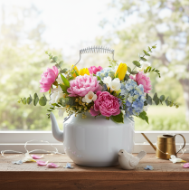 Artikel Deko-Teekanne aus Metall Weiss Ø12cm H10cm mit Henkel H16cm als Übertopf und Blumendeko