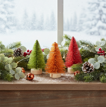 Artikel Miniatur-Tannenbaum Tischdeko 12 cm, Grün Rot Orange, 6er-Set, künstlich auf Holzsockel