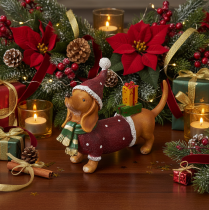 Artikel Dekofigur Dackel aus Polyresin 18 cm Rot-Grün-Braun für Weihnachten