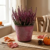 Artikel Pflanztopf aus Metall, Ø16,5cm H14,5cm, Weinrot mit Ahornblatt-Prägung, Herbstdeko