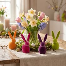 Artikel Beflockte sitzende Osterhasen aus Kunststoff – 13 cm, bunt, 8er Set