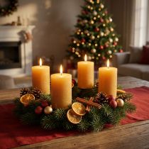 Artikel Durchgefärbte Stumpenkerzen aus Wachs Honigfarbe Ø60×80mm 4er Set für Adventskranz