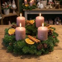 Artikel Stumpenkerzen Rosa Ø5cm H6cm, 4er Set mit Weihnachtsmotiven für Winterdekoration