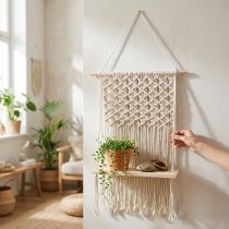 Artikel Makramee Blumenampel mit Holzbrett 40x15cm in Natur und Creme
