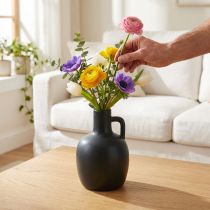 Artikel Keramikvase mit Henkel Matt Schwarz Ø9cm H14.5cm für Trockenblumen und Dekoration