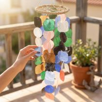 Artikel Windspiel mit Capiz-Muscheln aus Naturmaterial Ø14.5 cm ca. 55 cm mehrfarbig