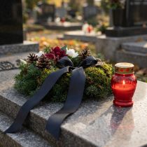 Artikel Dekoband Schwarz 25mm 3m mit Webkante für Geschenk- und Trauerdekoration