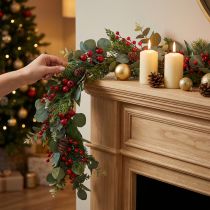 Artikel Weihnachtsgirlande aus künstlichen Tannenzweigen, Eukalyptus und Beeren, 160 cm, grün-rot