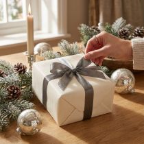Artikel Satinband Grau 25mm x 20m mit Glimmer für Dekoration und Geschenkverpackungen