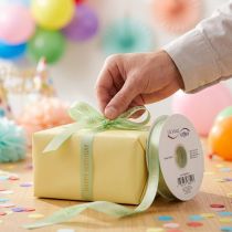 Artikel Schleifenband aus Polyester Happy Birthday 18 m grün mit goldenem Schriftzug 1,5 cm