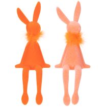 Artikel Samtig beflockte Sitzende Kantenhocker-Osterhasenfiguren 27 cm, 2er-Set in Lachs und Orange
