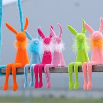 Artikel Samtig beflockte Sitzende Kantenhocker-Osterhasenfiguren 27 cm, 2er-Set in Lachs und Orange