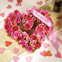Artikel Steckschaum Herz offen 22 cm 4 Stück grün-schwarz für Frischblumen
