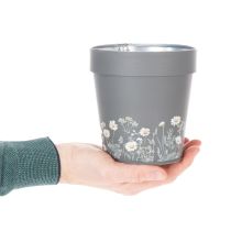 Artikel Blumentopf-Set aus Metall mit Blumenmotiv, 13 cm Durchmesser, Grau, 4-teilig, für Innen- und Aussenbereich