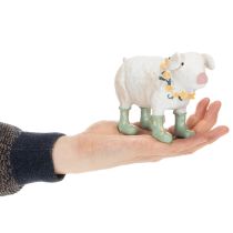 Artikel Dekofigur Schwein aus Polyresin mit Blumenkranz und Gummistiefeln 15,5 cm