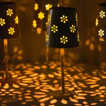 Artikel Solar Tischlampe aus gelbem Metall mit Blütenmuster, 28 cm, für Balkon und Terrasse