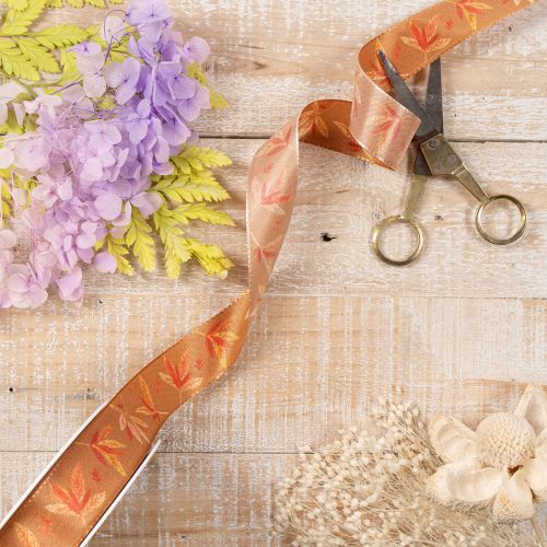 Geschenkband aus Polyester in Herbstfarben mit Blättermotiv 25mm x 18m | Floristik24.ch
