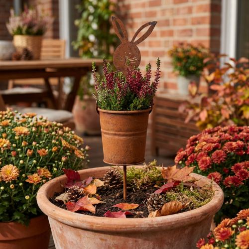 Beetstecker aus Metall Rostoptik Hase mit Übertopf Ø5cm Höhe 11cm Gartendeko | Floristik24.ch