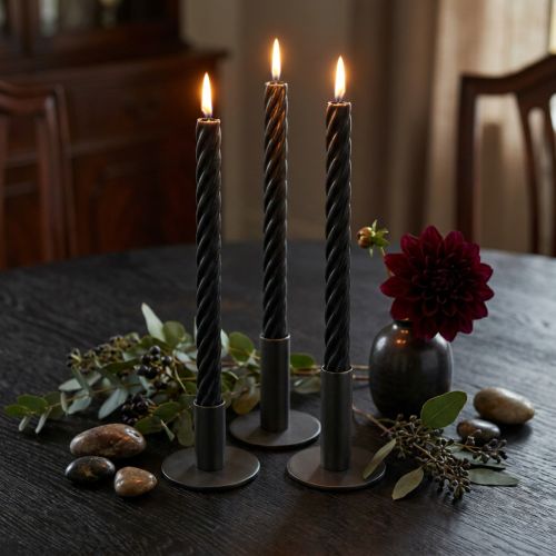 Durchgefärbte Stabkerzen aus Wachs Schwarz 350x28mm gerillt 4er-Set | Floristik24.ch