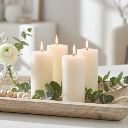 Stumpenkerzen aus durchgefärbtem Wachs in Wollweiss, 60x110mm, 4er Set, für Dekoration im Innenbereich | Floristik24.ch