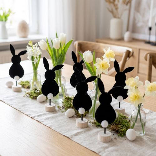 Osterhasen Tischdeko aus Filz Schwarz 19 cm mit Holzsockel – Set mit 12 Stück | Floristik24.ch