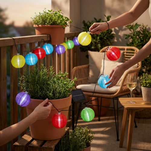 Solar-Lampionkette LED 4,5m mit bunten Lampions und kaltweissem Licht | Floristik24.ch