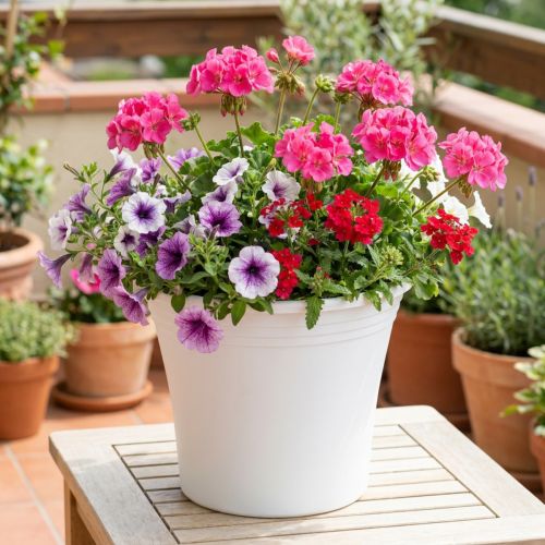 Blumentopf aus Kunststoff „Irys“ Weiss Ø22 cm H18 cm für Innen- und Aussenbereiche | Floristik24.ch