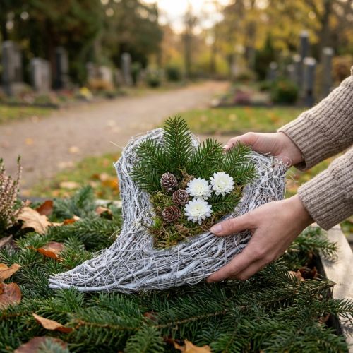 Pflanzherz aus Rebe Weiss 30 x 23 cm mit Pflanzfolie 2er-Set Grab- und Wohnungsdekoration | Floristik24.ch