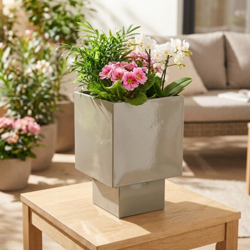 Artikel Würfelförmiges Pflanzgefäss Metall Grün 22 cm mit Erhöhtem Stand