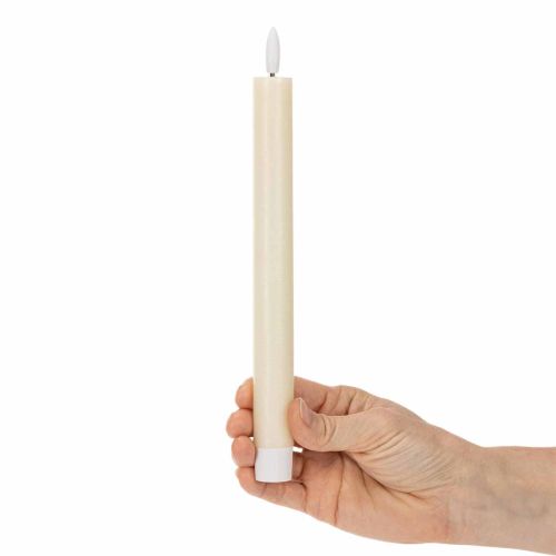ProductNameLED-Spitzkerzen aus Echtwachs, 24 cm, Cremeweiss, warmweisses Licht, 2er-Set mit 6-Stunden-Timer/ ProductName
ProductDescription<h2>LED-Spitzkerzen aus Echtwachs für Tisch und Wohnraum</h2>
<p>Das Set enthält zwei LED-Spitzkerzen aus Echtwachs | Floristik24.ch