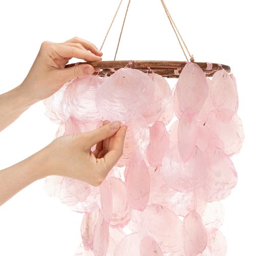 Windspiel aus Capiz-Muscheln mit Holzelementen 70 cm Rosa für Innenbereiche | Floristik24.ch