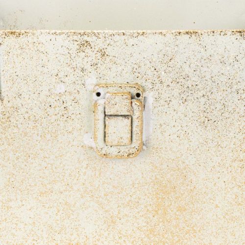 Goldfarbene Metalltasche