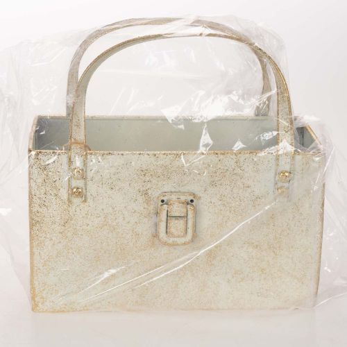 Goldfarbene Metalltasche