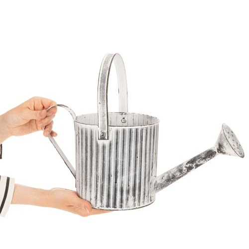 Vintage Pflanzkanne Ø17cm aus Metall, Weiss-Silber, Deko-Giesskanne für Innen- und Aussenbereich | Floristik24.ch