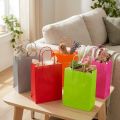 Papiertaschen mit Henkel aus Papier, farbig, 18 × 22 × 8 cm, Set mit 30 Stück | Floristik24.ch