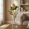 Künstliche Rose aus Seidenstoff, cremefarben, mit grünem Blattwerk, Länge 74 cm, Blütendurchmesser 7 cm | Floristik24.ch