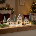 Weihnachtsdorf aus Holz mit Häusern und Tannen, Grün-Weiss, 6-teilig | Floristik24.ch