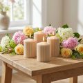 Stumpenkerzen aus Wachs Beige mit Rillenmuster Ø70x90mm 4 Stück | Floristik24.ch