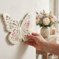 Wanddeko Metall Schmetterling mit Rosenmotiv, 29,5 cm, cremeweiss | Floristik24.ch