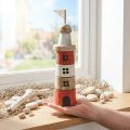 Leuchtturm aus Holz Rot-Weiss 30,5 cm mit Jutefahne | Floristik24.ch
