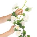 Künstliche Rosengirlande 170 cm mit weissen Blüten und grünen Blättern | Floristik24.ch
