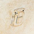 Goldfarbene Metalltasche